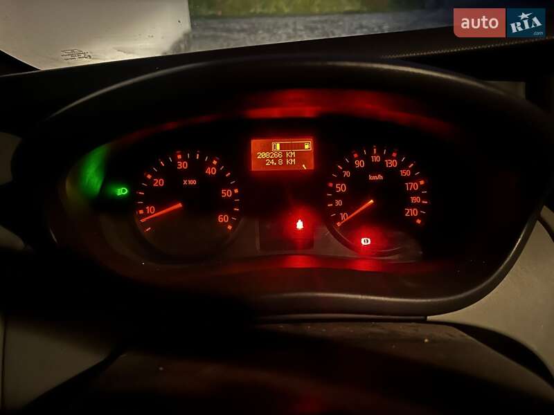 Минивэн Renault Trafic 2011 в Буске