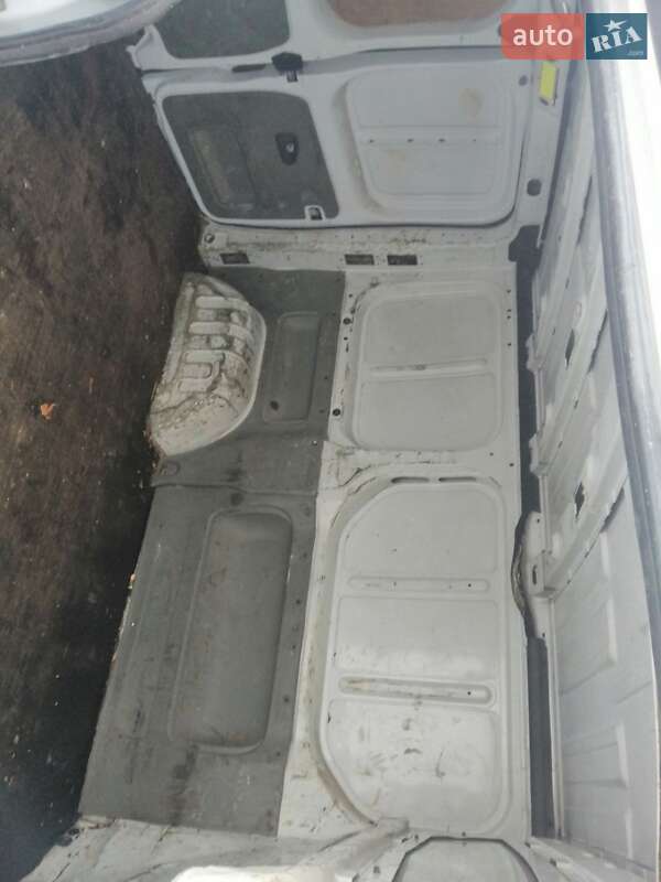 Грузовой фургон Renault Trafic 2001 в Сарнах фото 7 Грузовой фургон Renault Trafic 2001 в Сарнах