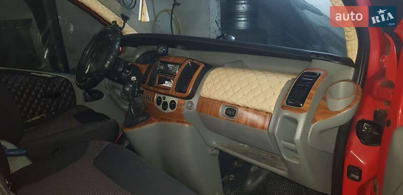 Минивэн Renault Trafic 2006 в Бучаче фото 14 Минивэн Renault Trafic 2006 в Бучаче