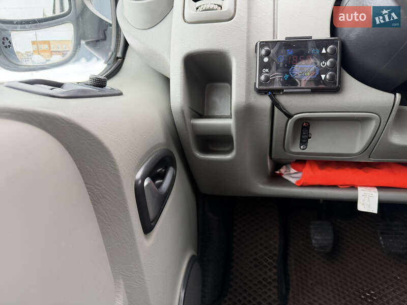 Минивэн Renault Trafic 2011 в Ровно