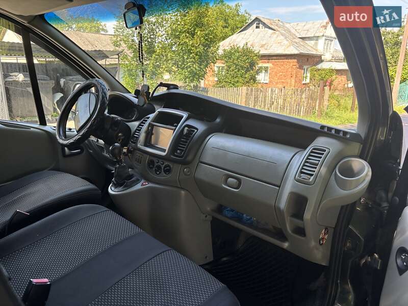 Мінівен Renault Trafic 2011 в Новояворівську