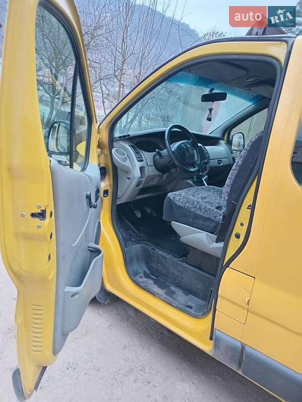 Мінівен Renault Trafic 2003 в Рахові