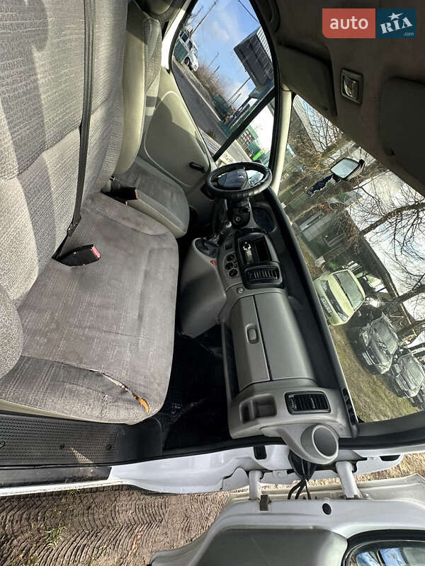 Минивэн Renault Trafic 2006 в Шполе