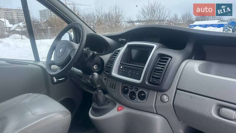 Минивэн Renault Trafic 2011 в Дубно