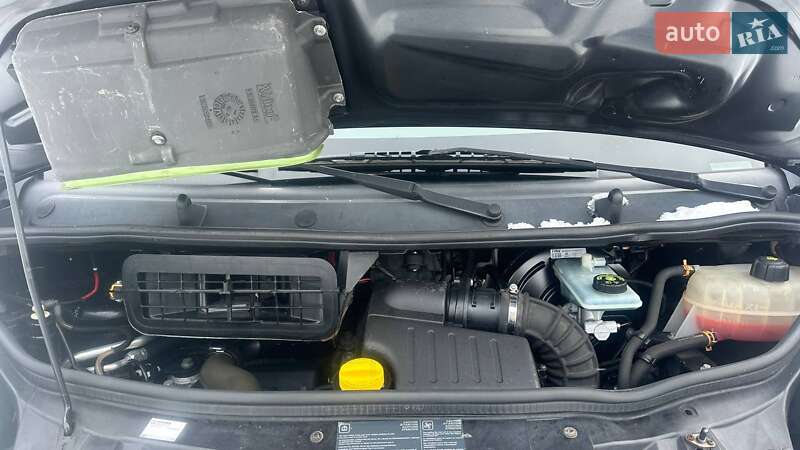 Минивэн Renault Trafic 2011 в Дубно