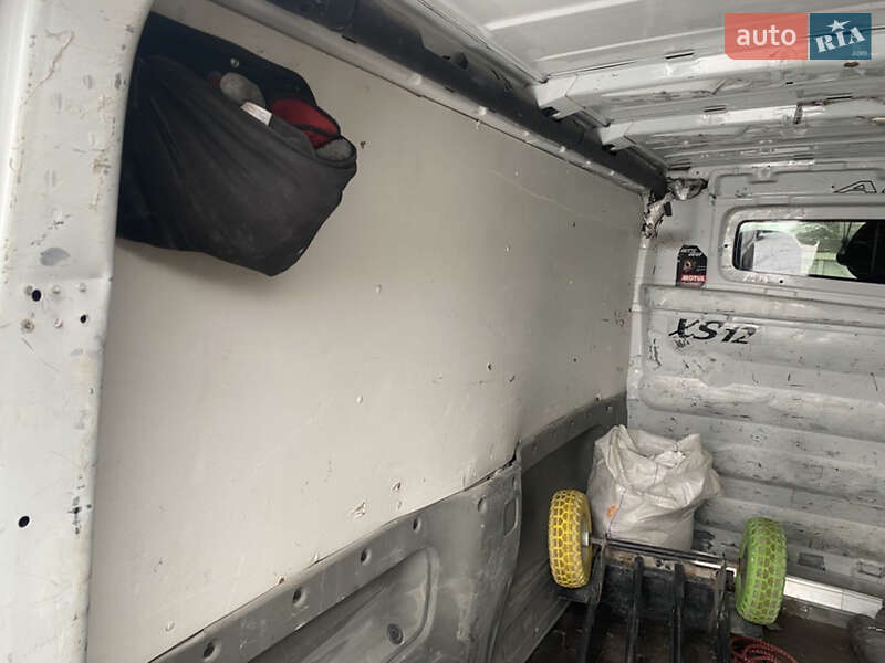 Микроавтобус грузовой (до 3,5т) Renault Trafic 2012 в Киеве