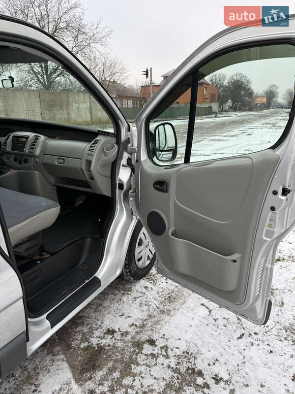 Минивэн Renault Trafic 2008 в Миргороде