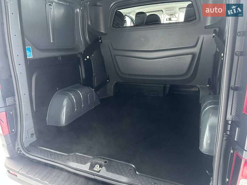 Грузопассажирский фургон Renault Trafic 2021 в Львове