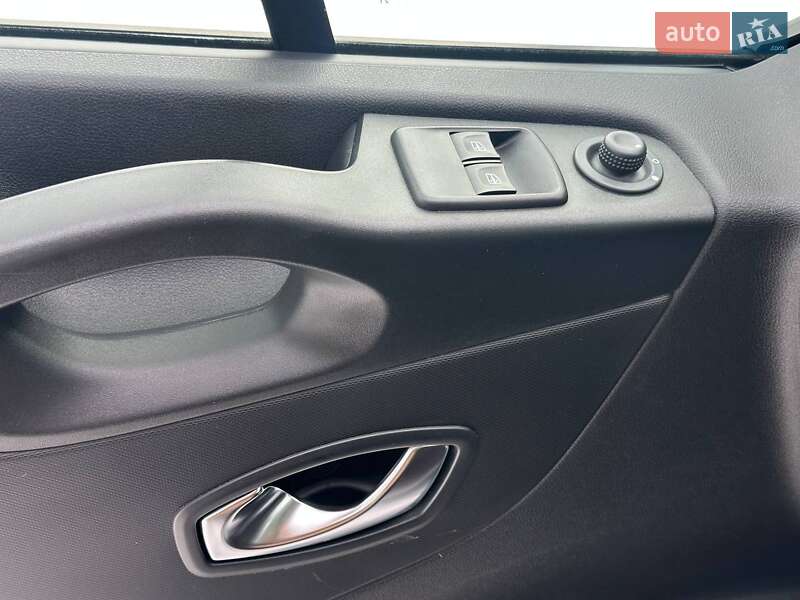 Грузопассажирский фургон Renault Trafic 2021 в Львове