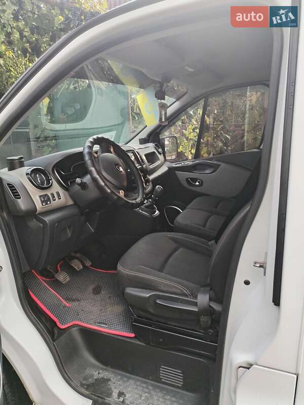 Грузовой фургон Renault Trafic 2017 в Николаеве