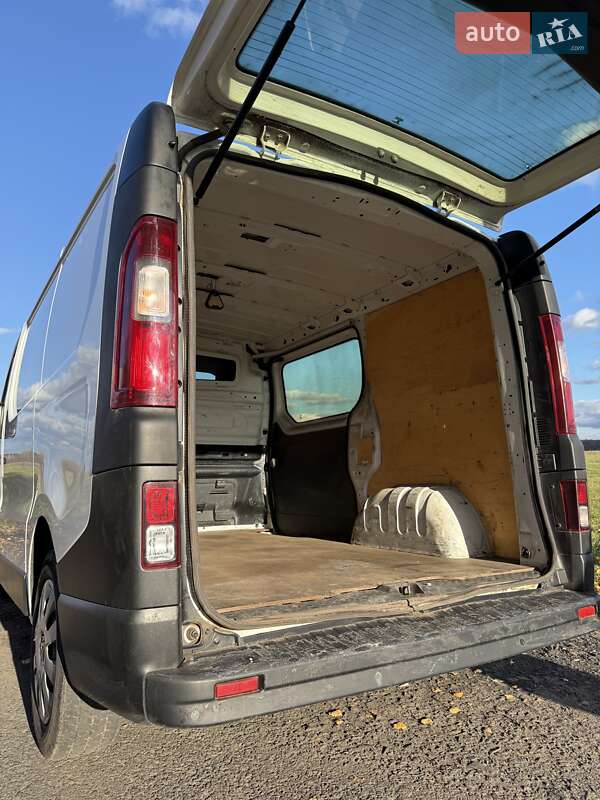 Грузовой фургон Renault Trafic 2015 в Полтаве