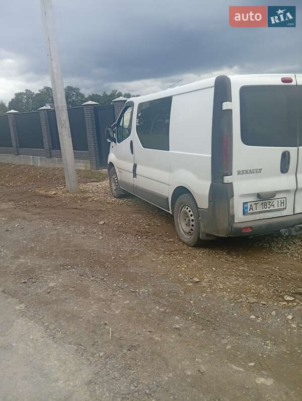 Минивэн Renault Trafic 2003 в Снятине