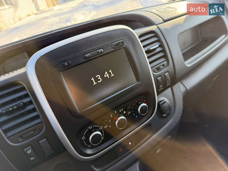 Грузопассажирский фургон Renault Trafic 2021 в Дубно