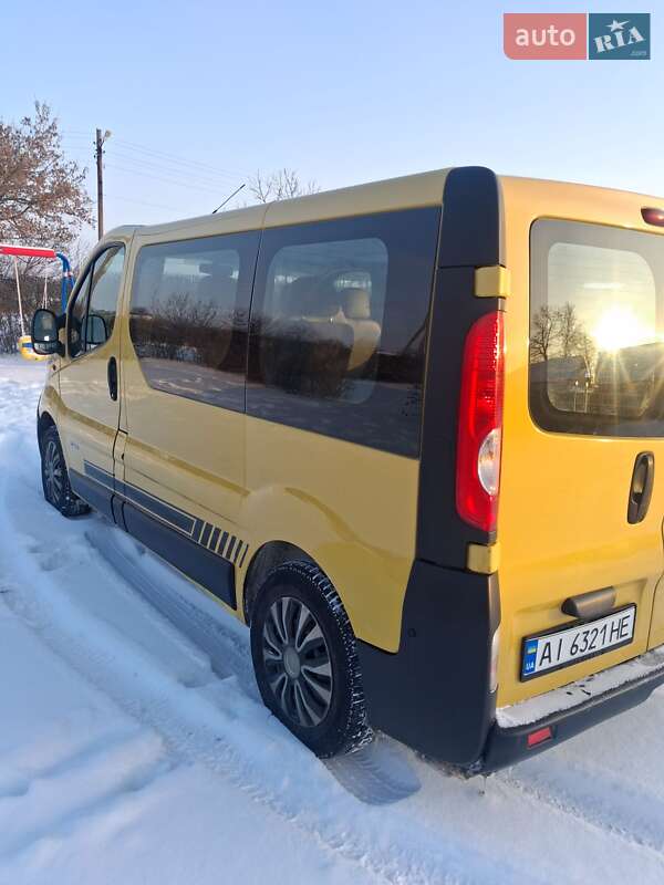 Минивэн Renault Trafic 2006 в Валках
