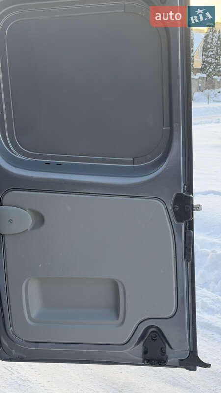 Грузопассажирский фургон Renault Trafic 2014 в Ровно фото 16 Грузопассажирский фургон Renault Trafic 2014 в Ровно