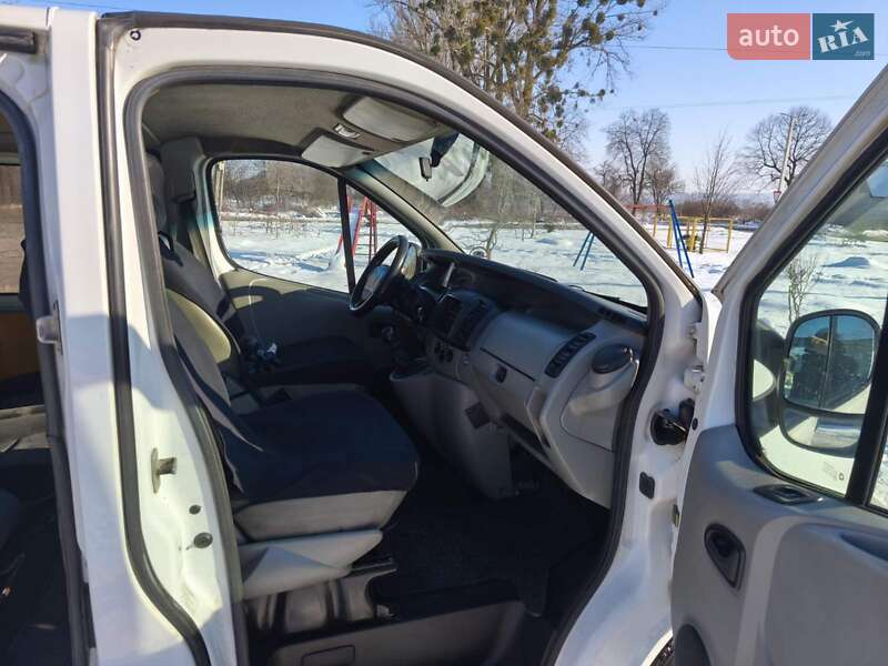 Минивэн Renault Trafic 2003 в Калуше