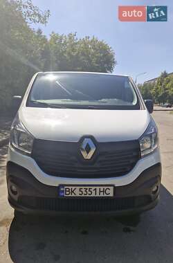 Грузопассажирский фургон Renault Trafic 2017 в Ровно