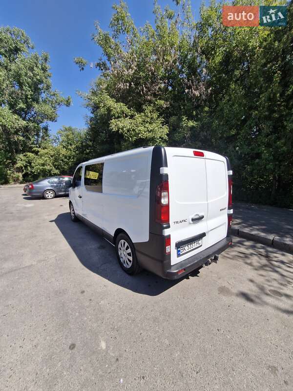 Грузопассажирский фургон Renault Trafic 2017 в Ровно