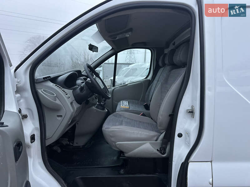 Вантажний фургон Renault Trafic 2013 в Рівному