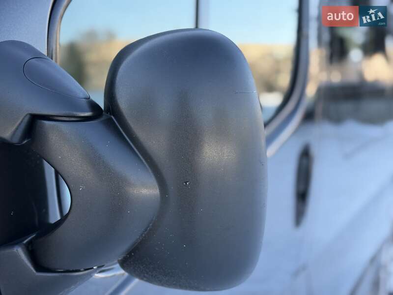 Минивэн Renault Trafic 2007 в Ровно