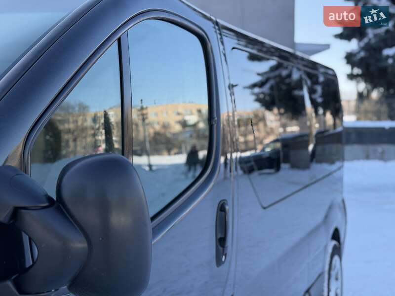 Минивэн Renault Trafic 2007 в Ровно