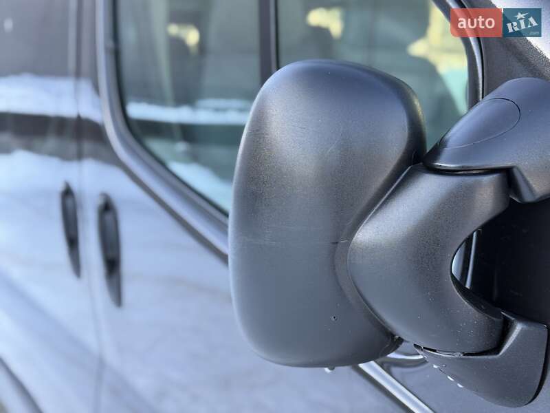 Минивэн Renault Trafic 2007 в Ровно