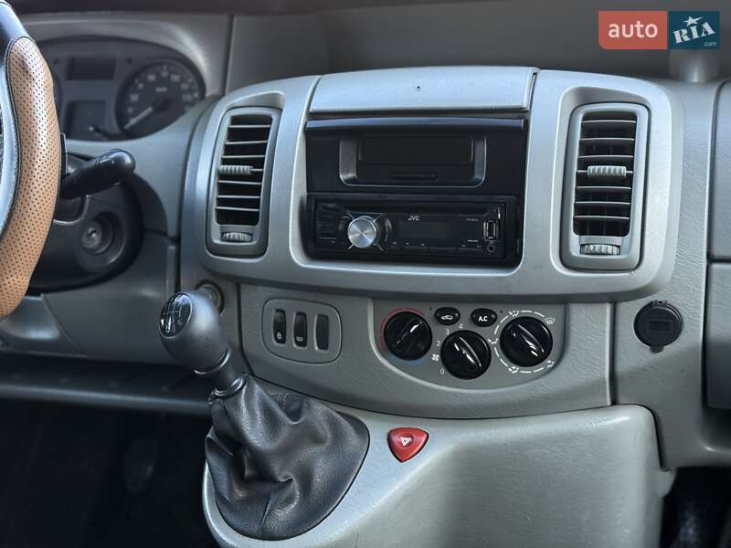 Минивэн Renault Trafic 2007 в Ровно