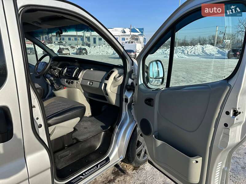 Минивэн Renault Trafic 2008 в Житомире фото 13 Минивэн Renault Trafic 2008 в Житомире