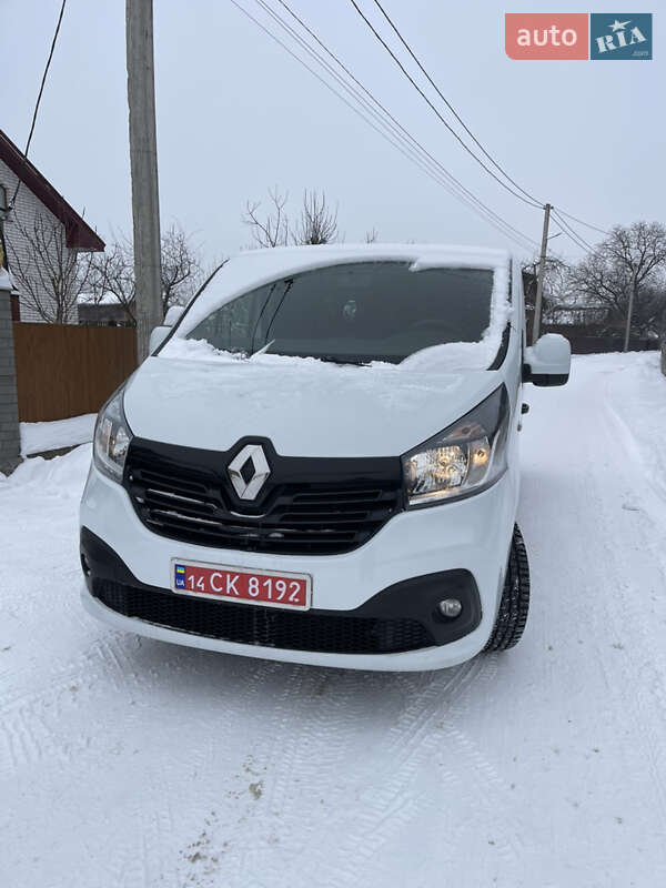Минивэн Renault Trafic 2015 в Калуше