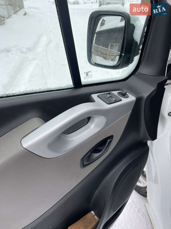 Минивэн Renault Trafic 2015 в Калуше