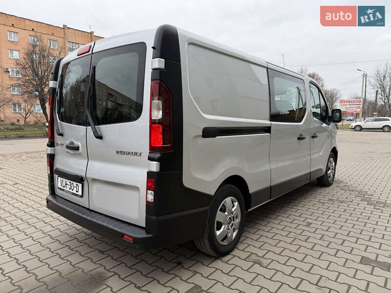 Грузопассажирский фургон Renault Trafic 2017 в Дубно