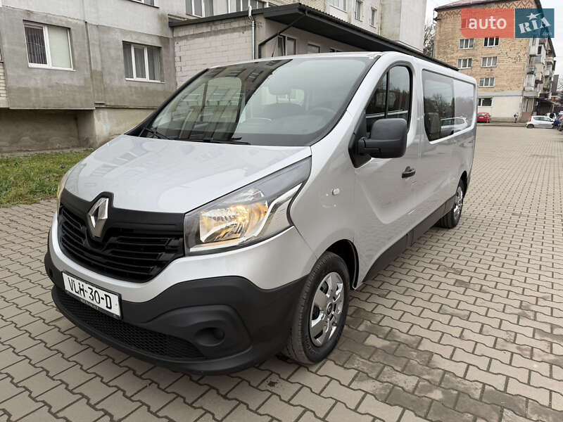 Грузопассажирский фургон Renault Trafic 2017 в Дубно