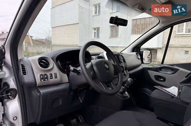 Грузопассажирский фургон Renault Trafic 2017 в Дубно
