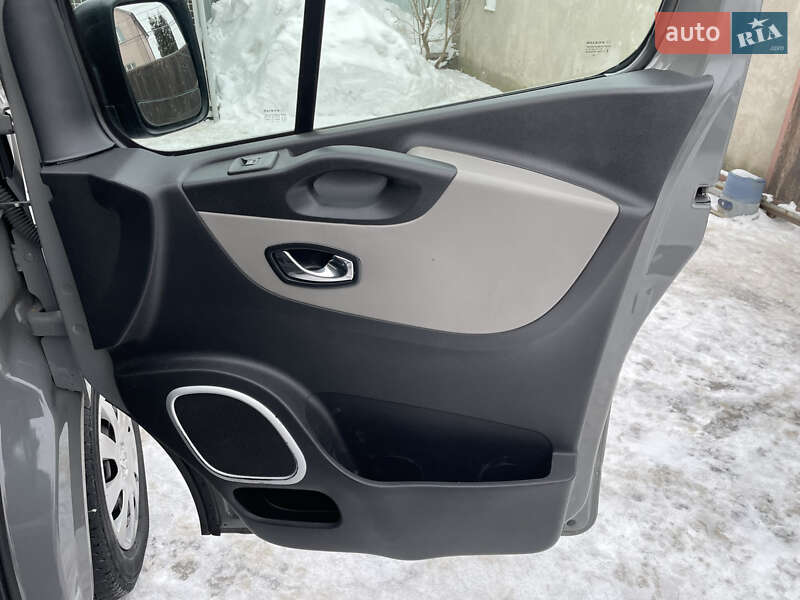 Вантажопасажирський фургон Renault Trafic 2018 в Києві