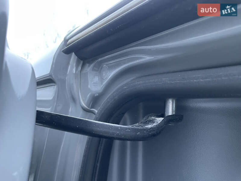 Вантажопасажирський фургон Renault Trafic 2018 в Києві