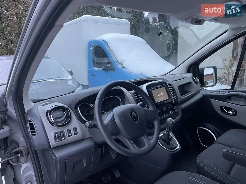 Вантажопасажирський фургон Renault Trafic 2018 в Києві