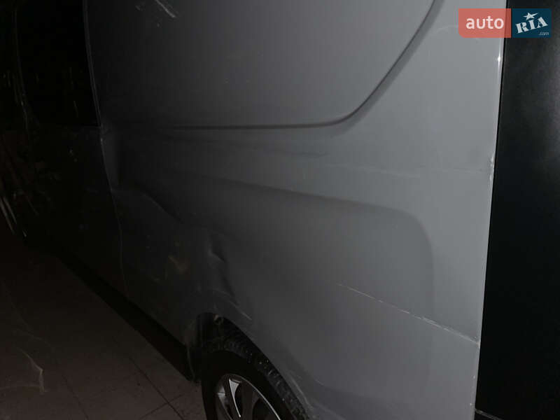 Вантажопасажирський фургон Renault Trafic 2018 в Києві