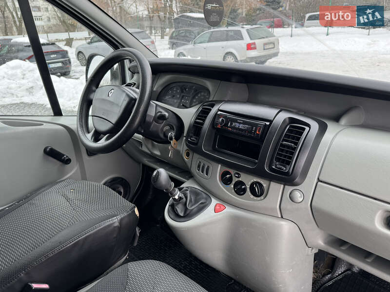 Минивэн Renault Trafic 2004 в Ровно