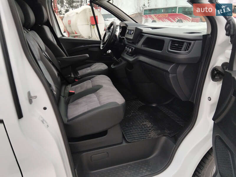 Минивэн Renault Trafic 2022 в Городке