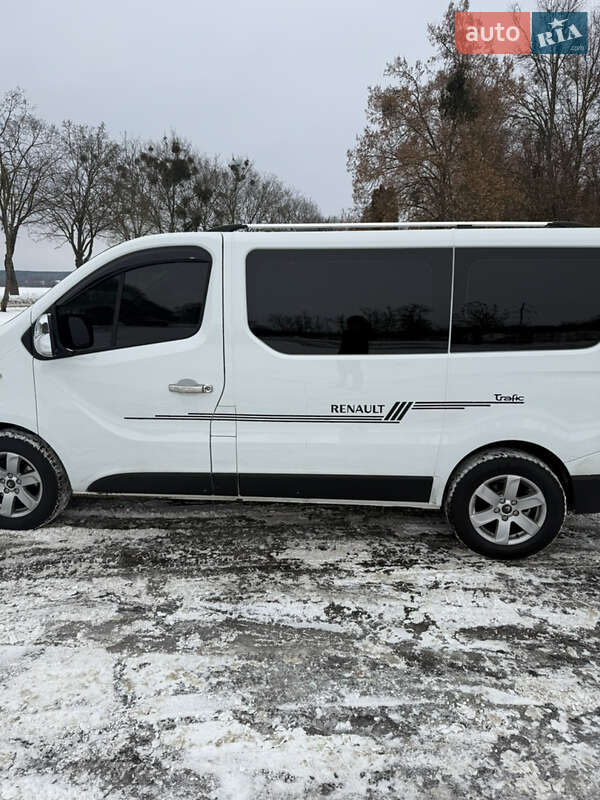 Мінівен Renault Trafic 2015 в Володимирі