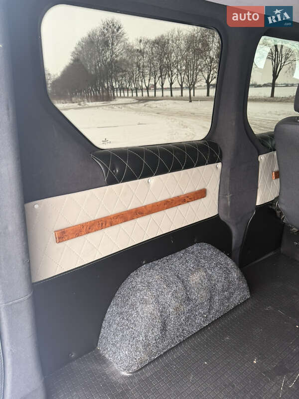 Мінівен Renault Trafic 2015 в Володимирі