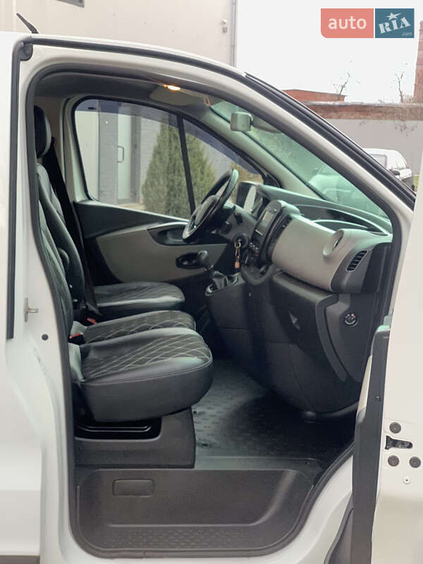 Мінівен Renault Trafic 2015 в Володимирі