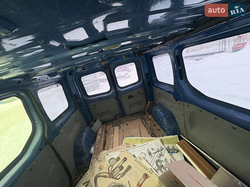 Вантажопасажирський фургон Renault Trafic 2002 в Стрию