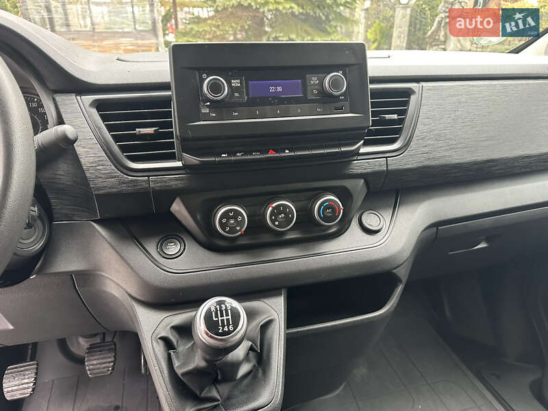 Вантажний фургон Renault Trafic 2023 в Дрогобичі