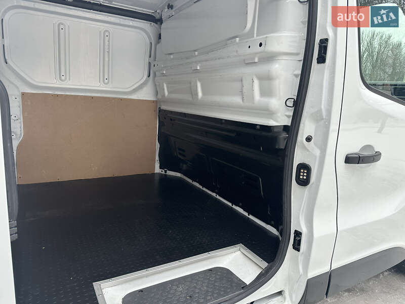 Вантажний фургон Renault Trafic 2023 в Дрогобичі