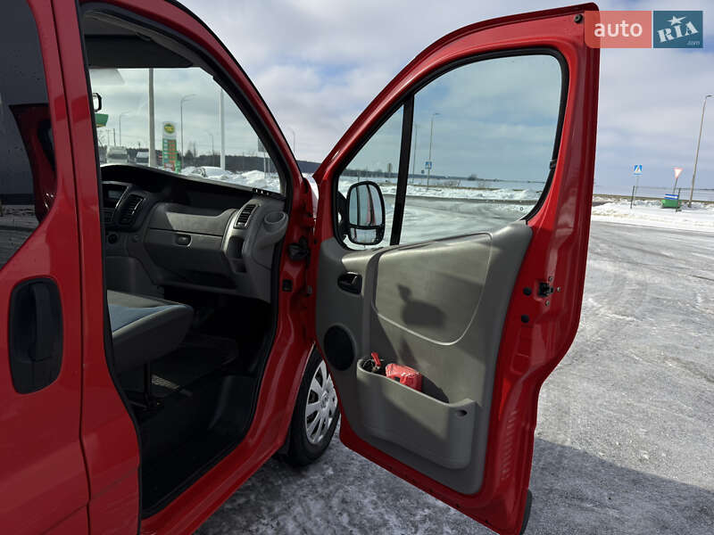 Мінівен Renault Trafic 2012 в Радивиліві