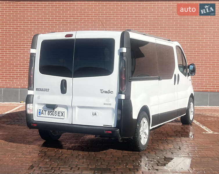 Мінівен Renault Trafic 2006 в Одесі