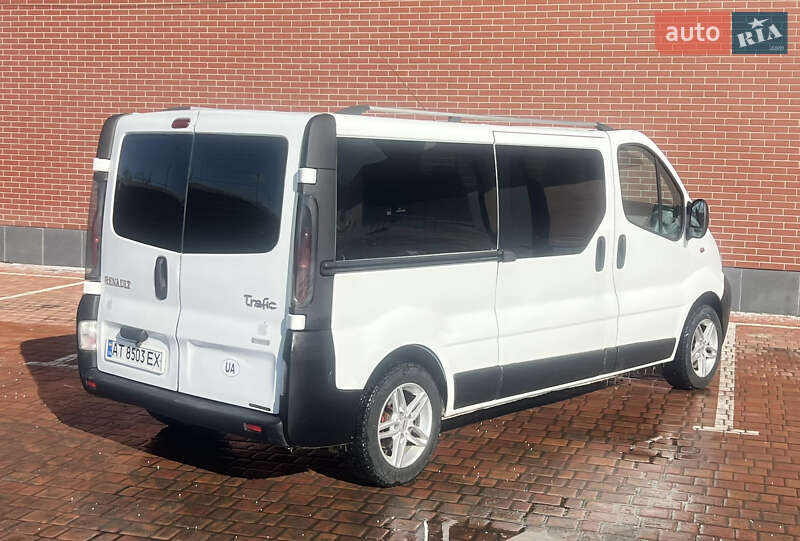 Мінівен Renault Trafic 2006 в Одесі