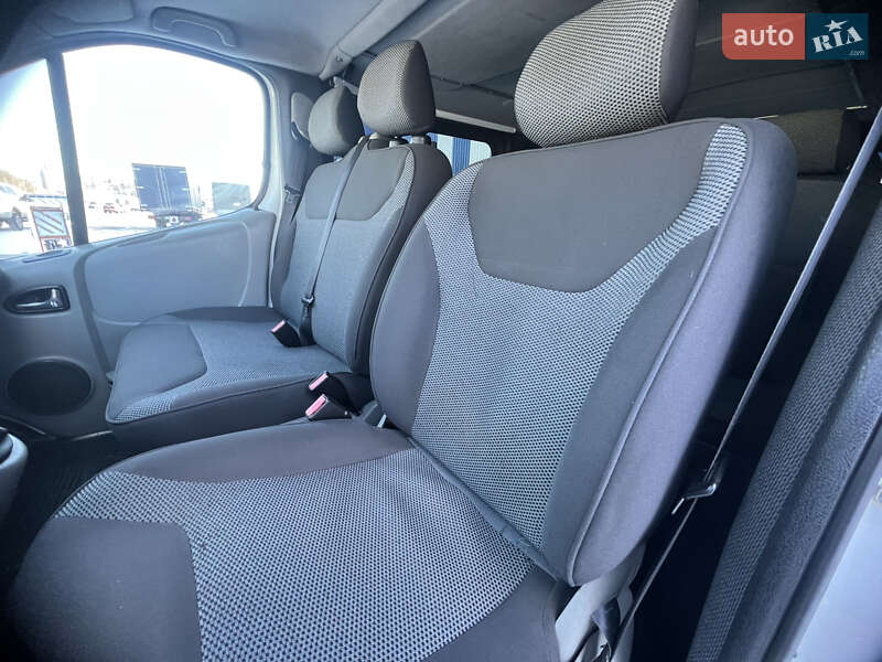 Мінівен Renault Trafic 2006 в Одесі