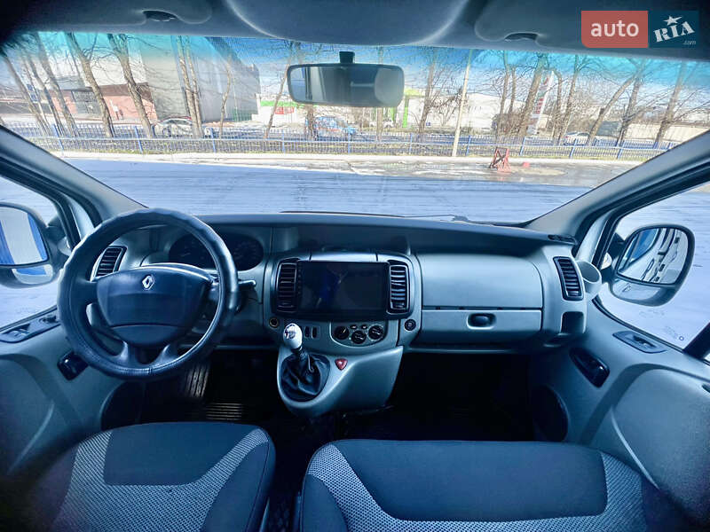 Мінівен Renault Trafic 2006 в Одесі